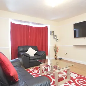 Casa de Férias Four Bedroom Townhouse 12 Minutes Walk To Excel Exhibition Centre, Londres